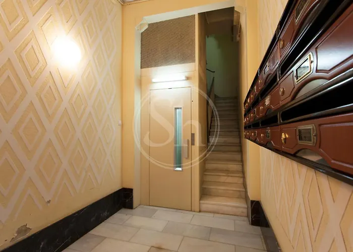 Terrace Apartment With Direct View To Sagrada Familia Апартаменты *